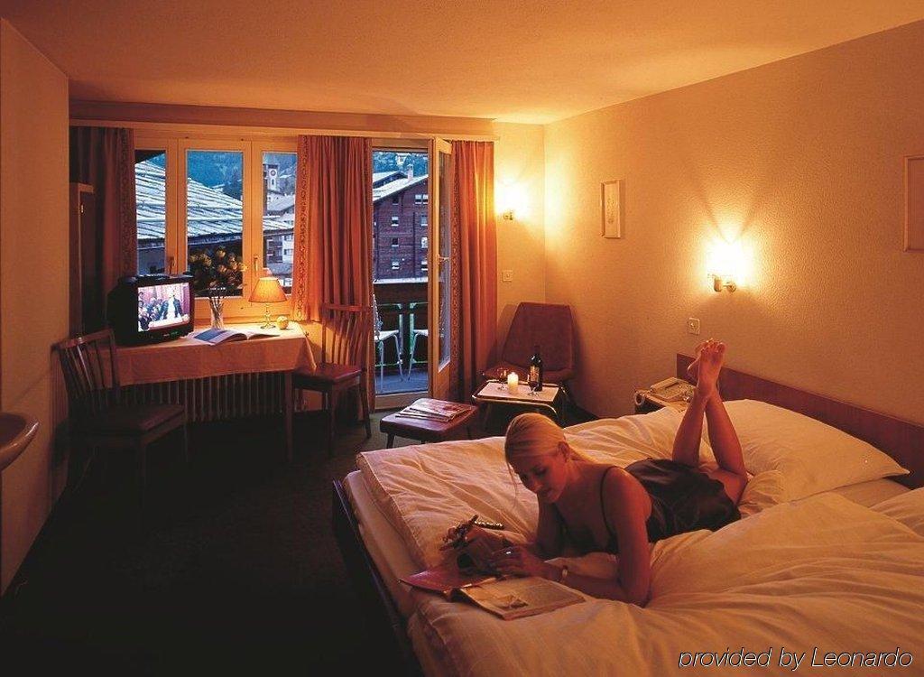 Hotel Alfa Цермат Стая снимка